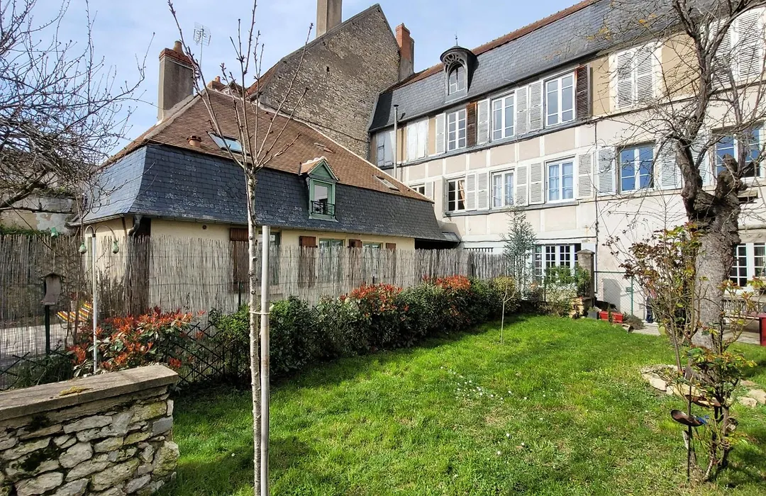 La Cour du Château-1